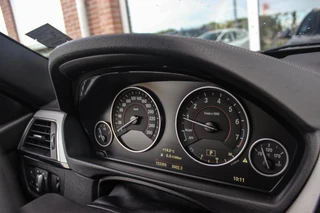 BMW 3-serie Touring 318i Corporate Lease Executive | M Sport pakket | Stoelverwarming | LED | Navigatie Professional | Bluetooth | Sportstoelen | M-sportstuur | PDC | Shadow Line / 22