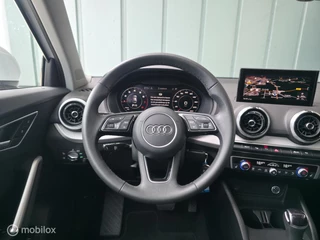 Audi Q2 35 TFSI S Edition / Pano / Navi / Camera / Virtual / 16