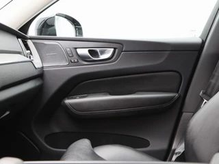 Volvo XC60 2.0 T8 455 Pk Plug-in hybrid AWD Plus Bright | Panoramadak | Trekhaak | 360° Camera | Harman Kardon | Leder | 19 Inch | 35.116 Km!! / 31