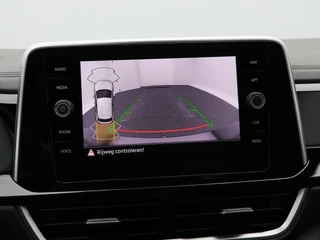 Volkswagen T-Roc 1.5 TSi R-Line Business 150 Pk Automaat | Trekhaak | Carplay | Virtual Cockpit | Adaptive Cruise | Keyless | Elektrische Achterklep | 18 Inch / 9
