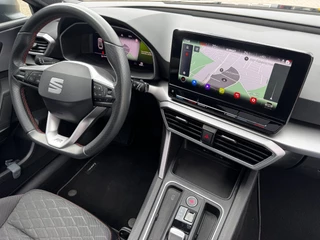 SEAT Leon Sportstourer 1.5 eTSI FR Business Intense 150 PK Schuif-Kantel Dak | NL-Auto | Camera | Beats Audio | Virtual Cockpit / 12
