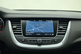 Opel Grandland X 1.2 Turbo Business Executive 130pk | Automaat | Navigatie | Camera | Climate Control | Stoel- Stuurverwarming | Cruise Control | AGR Stoelen / 25