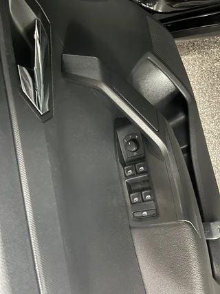 Seat Arona 1.0 TSI Xcellence Launch Edition / Navi /Apple Carplay / 18