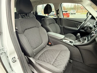 Renault Scénic 1.3 TCe Limited  | Keyless | Navi | Apple / Android | DAB + | PDC v+a | Cruise / 35