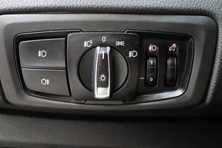 BMW 2 Series Active Tourer 218i Executive Automaat  / Navigatie / Trekhaak / Panoramadak / LED / Achteruitrijcamera / Climate Control / Parkeersensoren voor+achter / Cruise Control / Bluetooth / 17