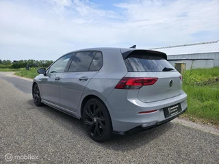 Volkswagen Golf 1.5 eTSI R-Line / Sfeer / Carplay / Camera / 2