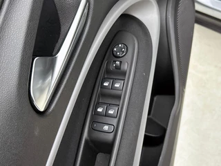 Jeep Avenger 1.2 Longitude CARPLAY-NAVI | CLIMA | CRUISE / 27