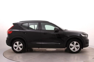 Volvo XC40 1.5 T3 Momentum | Trekhaak | Adaptive Cruise | Camera | Stoelverw. / 4