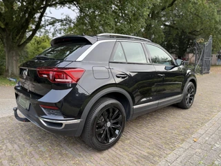 Volkswagen T-Roc 1.5 TSI Sport Business R | Pano | Camera | Keyless | / 25