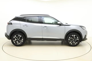 Peugeot 2008 1.2 PureTech Blue Lease Allure 130 PK | Handgeschakeld | Trekhaak | Navigatie | Climate Control | Airco | Cruise Control | Camera | Licht Metalen Velgen / 10