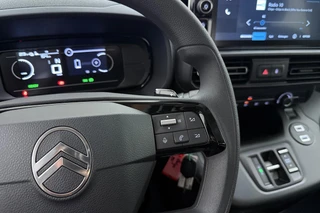 Citroen ë-Berlingo Feel L1 50 kWh | Geen kilometers | Apple Carplay/Android Auto | Parkeersensoren | DAB Radio | Cruise control | Veel ruimte | Metaallak | Armsteun / 25