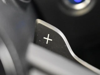 Toyota Corolla 2.0 Hybrid Executive | JBL-audio | Trekhaak | Head-up | PDC / 21