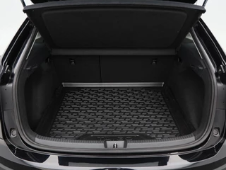 Volkswagen Taigo 1.0 TSi 110 Pk Automaat Life Business | Panorama dak | Adaptive cruise | Stoelverwarming | Trekhaak | CarPlay | 17 Inch | 86.564 Km !! / 17