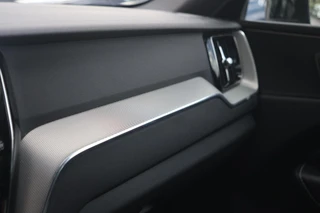Volvo XC60 T6 Recharge AWD R-Design | Trekhaak | Parkeercamera |Panoramadak | Longe Range | Keyless / 45