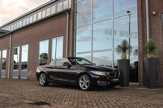 BMW 2-serie Cabrio 220i Sport | Origineel NL | Cruise control | Stoelverwarming | Xenon | Sportstoelen | HiFi audio | Navigatie Professional | Sportstuur | Chrome Line | Keyless entry / 9