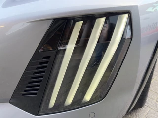 Peugeot 208 100pk GT (Camera - Keyless Entry - Parkeersensoren V+A - LED - Navigatie - Automatische Airco - Draadloos laden - Apple Carplay - 3D Cockpit) / 35