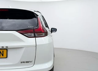 Mitsubishi Eclipse Cross 2.4 PHEV First Edition / 7