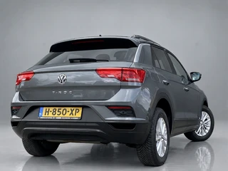 Volkswagen T-Roc 1.0 TSI Style 116 pk  | adaptieve cruise control | navigatie | parkeersensoren | all season banden | climate control / 6