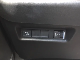Jeep Avenger 1.2 e-Hybrid Summit Navi | Camera | Elec A klep. / 28