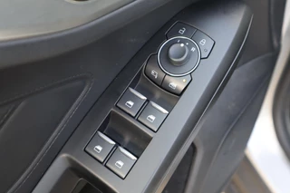 Ford Focus Wagon 125PK HYBRID TITANIUM-X VIRTUAL-COCKPIT B&O AUDIO CLIMA P-SENSOREN 17"LMV LED CAMERA WINTERPACK NL-AUTO / 22