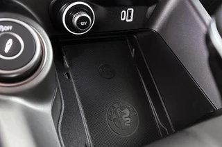 Alfa Romeo Tonale 1.3T PHEV Veloce Leder Stoelventilatie Stoelverwarming Harman Kardon Keyless / 50
