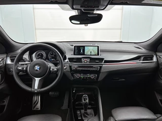 BMW X2 SDrive20i M Sport | Automaat | Cruise control | Stoelverwarming | Camera | HUD | Trekhaak / 14