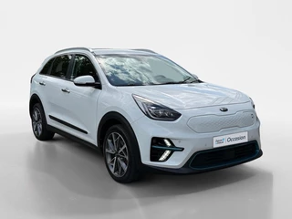 Kia e-Niro ExecutiveLine 64 kWh | Cruise Control | Climate Control | Camera | Navigatie | Stoelverwarming | Stoelventilatie | Stuurverwarming | / 5