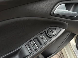 Ford Focus Wagon 1.0 ST-Line Cruise Navi Airco Carplay / 22