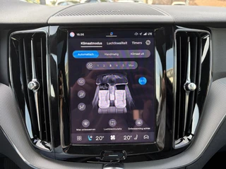 Volvo XC60 2.0 T6 Plug-in hybrid AWD Plus Black Edition / 20