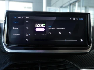 Peugeot e-2008 EV Allure 54 kWh | tot 406km WLTP range | SOH 96% | Parkeersensoren voor + achter | Draadloos Apple Carplay/Android Auto | Cruise Control | Privacy Glass / 29