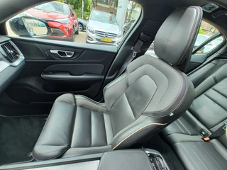 Volvo S60 2.0 T4 R-DESIGN AUTOMAAT  Lederen sportstoelen | Open dak | Harman Kardon | HUD / 32