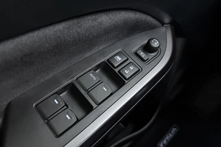 Suzuki Vitara 1.4 Boosterjet Smart Hybrid Style 110pk | Navigatie | Climate Control | Stoelverwarming | Cruise Control Adaptief | Luxe Bekleding | Camera | Dodehoekdetectie / 18