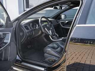 Volvo V60 2.4 D6 AWD Plug-In Hybrid Summum | Leder | Schuifdak | Keyless | Camera | Xenon | Stoelverwarmng / 9