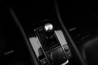 Mazda 3 2.0 e-SkyActiv-X M Hybrid 180 Comfort|Leer|Stoel+Stuurverwarming|HUD|Camera|ACC / 18