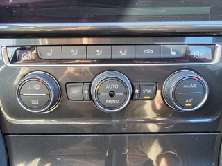 Volkswagen Golf 1.5 TSI Comfort Line Business | Automaat | Massagestoel | Adaptieve Cruise | Navigatie | Parkeersensoren | Bluetooth | Climate Control / 26