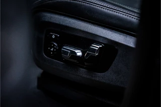 BMW X5 xDrive50e M Sport Pro Dravitgrau Individual Dravit Grau Sky Lounge Soft Close Vierwielbesturing / 39