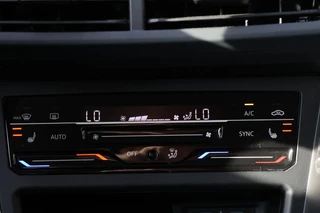 Volkswagen POLO Achteruitrijcamera App-connect Navigatie Parkeersensoren / 25