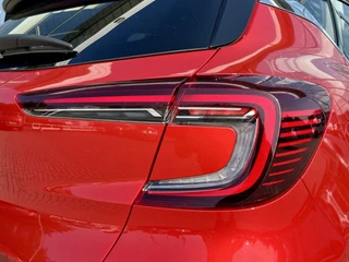 Renault Captur 1.3 TCe 140 EDC Intens  | Trekhaak | Automaat | Navigatie | Achteruitrijcamera | Parkeersensoren V+A | Climate Control | NL Auto | Cruise Control | Apple CarPlay/Android Auto / 33