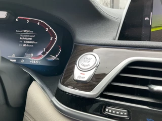 BMW 7 Serie 730d xDrive ACC Pano Softclose 4wielsturing High Executive HUD / 43