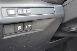 Lexus LBX 1.5 Elegant 2WD NIEUW DIRECT LEVERBAAR PREMIUM PACK KEYLESS EL-ACHTERKLEP BLIND-SPOT STOELVERW STUURVERW / 27