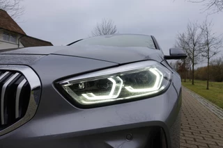 BMW 1 Serie 118i Business Edition M sport  | Camera | CarPlay | Stoelverwarming | Navi | / 9