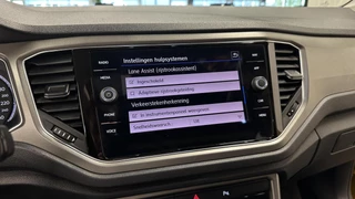 Volkswagen T-Roc 1.0 TSI Style Business PANO LM TREKHAAK DAB CRUISE. / 44