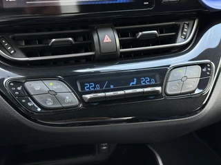 Toyota C-HR 1.8 Hybrid Bi-Tone Plus / 10