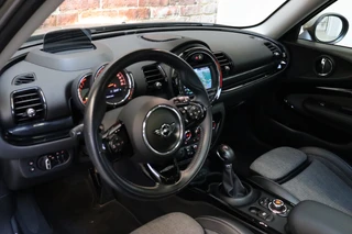 MINI Clubman Cooper Salt Business Automaat  / Navigatiesysteem / Panoramadak / 17 Inch / Apple CarPlay / Chrome Line / Head-Up Display / Climate Control / Bluetooth / Cruise Control / 13