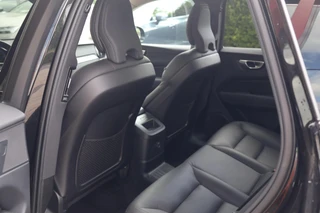 Volvo XC60 T6 Recharge AWD Plus Dark | Longe Range | Stoelverwarming | Parkeercamera | Panoramadak | Pilot Assist  | Leder | Keyless / 22