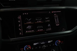 Audi Q3 45 TFSIe 245pk S edition Trekhaak Keyless Stoelverwarming Navigatie Adaptive Cruise S-Line / 35