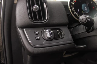 MINI Countryman 1.5 Cooper Essential | 1e eigenaar | NL auto | Driving Assistant | Camera | Sportstuur | Keyless entry | Stoelverwarming | LED | Carplay | DAB | Navigatie | PDC / 40