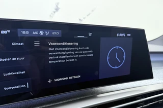 Peugeot e-3008 GT Long Range 230 97 kWh | DEMO | 8 jaar garantie | Panoramisch schuifdak | Stoelverwarming voor en achter | Alcantara bekleding | Navigatie | Camera / 40