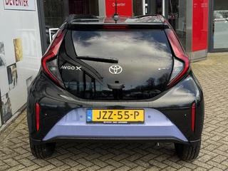 Toyota Aygo X HYBRID 115 PULSE APPLE/ANDROID KEYLESS PARK-SENSOR CAMERA CLIMA 17"LMV EL-SPIEGELS PRIVACY-GLASS / 17