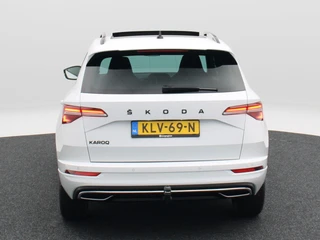 Skoda Karoq 1.5 TSi 150 Pk Automaat Sportline Business | Trekhaak | Stoel/Stuurverwarming | Panorama dak | Matrix LED | Camera | CarPlay | Parkeersensoren | 18 Inch | 50.137 Km !! / 7